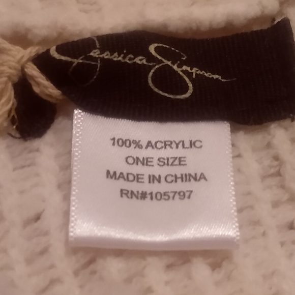 Jessica Simpson Infinity Scarf/Shaw - Picture 2 of 4